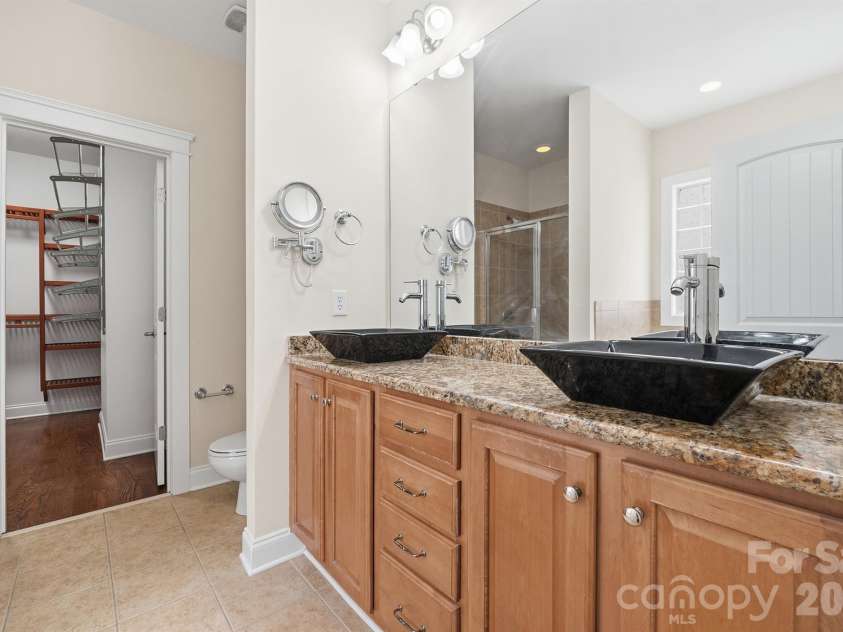 717 8th Street, Charlotte, NC 28202.  MLS# CAR4390063, YatesRealty ID 33405. 