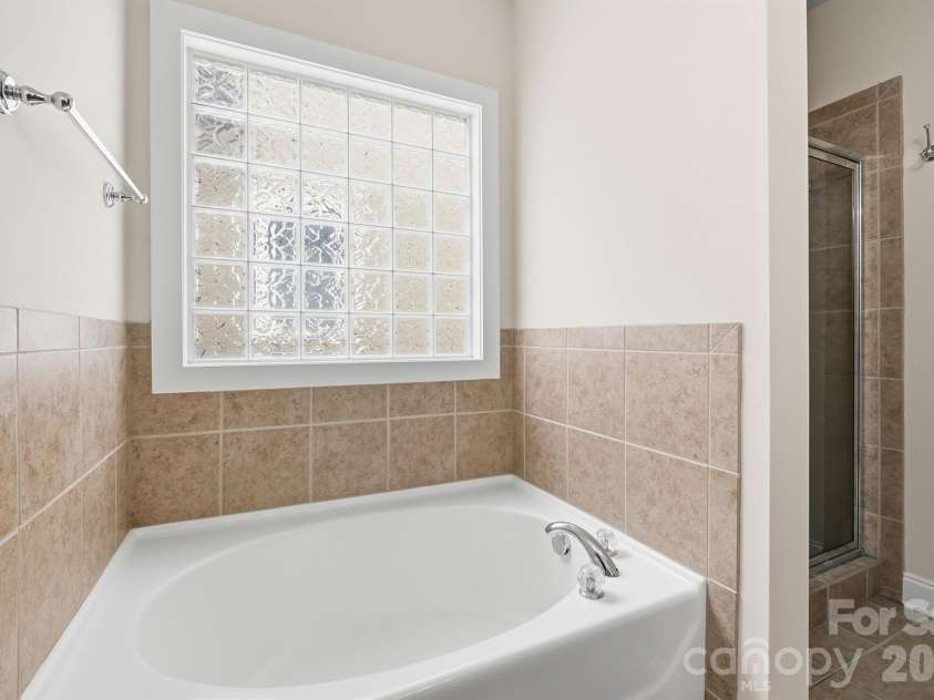 717 8th Street, Charlotte, NC 28202.  MLS# CAR4390063, YatesRealty ID 33405. 