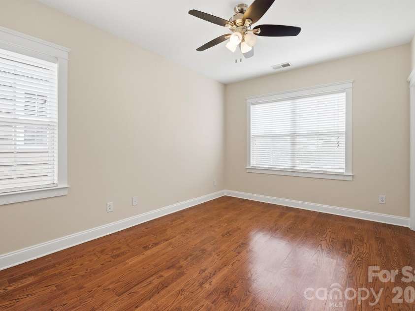 717 8th Street, Charlotte, NC 28202.  MLS# CAR4390063, YatesRealty ID 33405. 