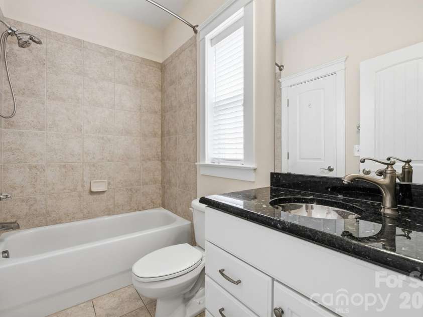 717 8th Street, Charlotte, NC 28202.  MLS# CAR4390063, YatesRealty ID 33405. 