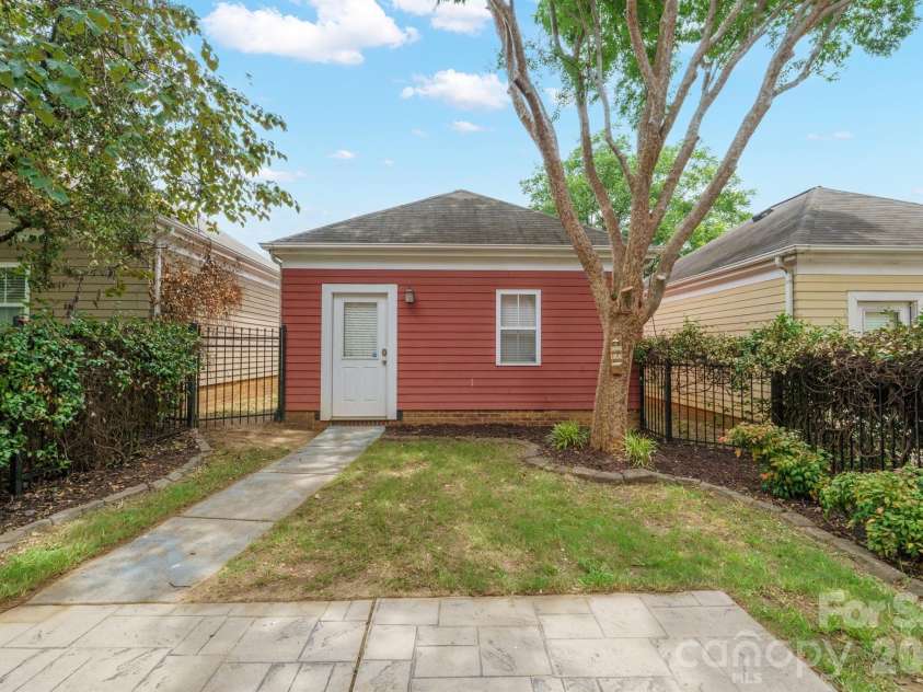 717 8th Street, Charlotte, NC 28202.  MLS# CAR4390063, YatesRealty ID 33405. 