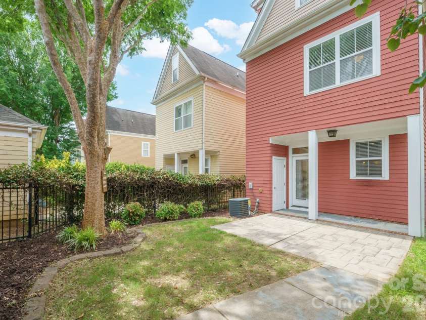 717 8th Street, Charlotte, NC 28202.  MLS# CAR4390063, YatesRealty ID 33405. 