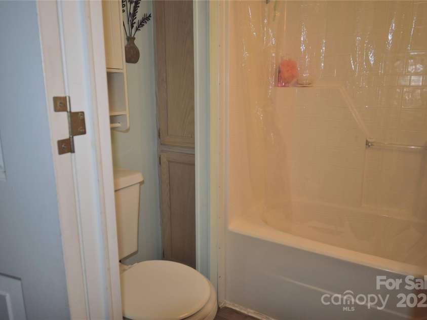 101 Hummingbird Circle, New London, NC 28127.  MLS# CAR4293421, YatesRealty ID 33406. 2nd bathroom