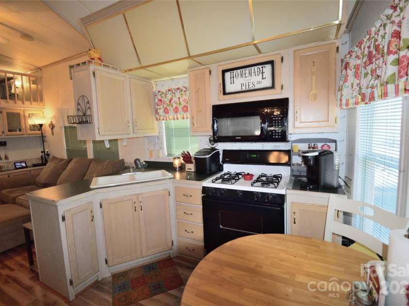 101 Hummingbird Circle, New London, NC 28127.  MLS# CAR4293421, YatesRealty ID 33406. 