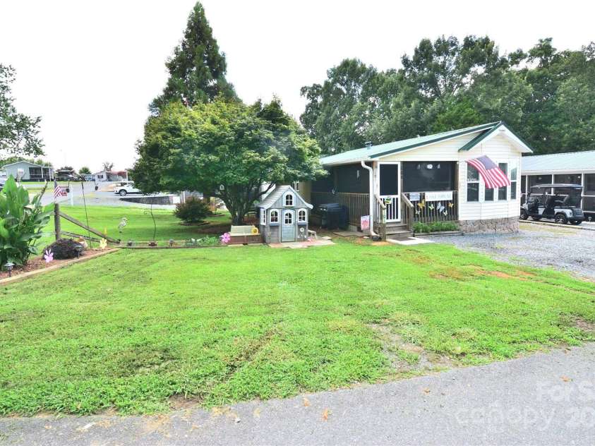 101 Hummingbird Circle, New London, NC 28127.  MLS# CAR4293421, YatesRealty ID 33406. 