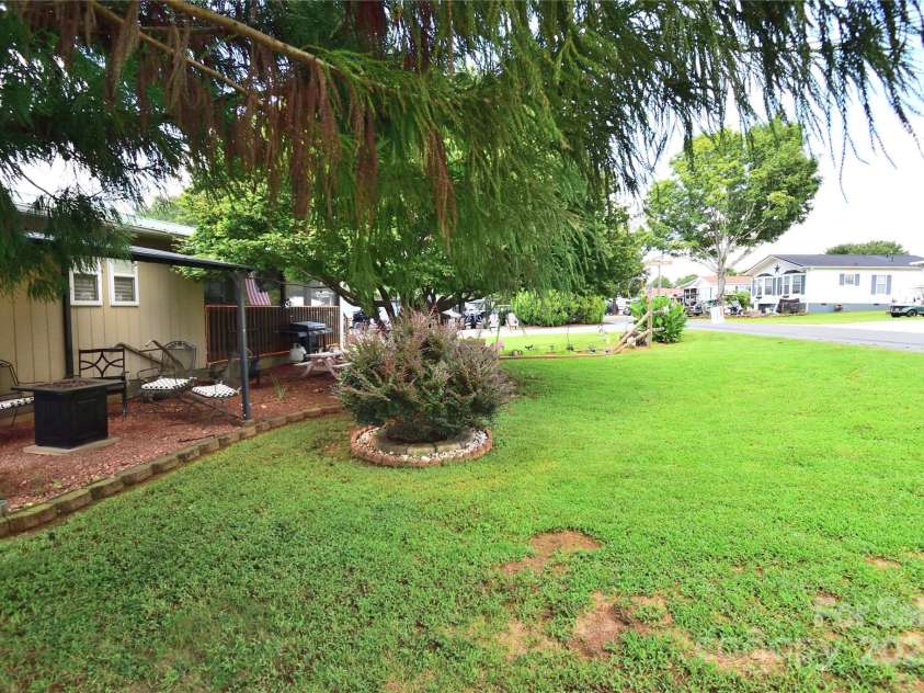 101 Hummingbird Circle, New London, NC 28127.  MLS# CAR4293421, YatesRealty ID 33406. 