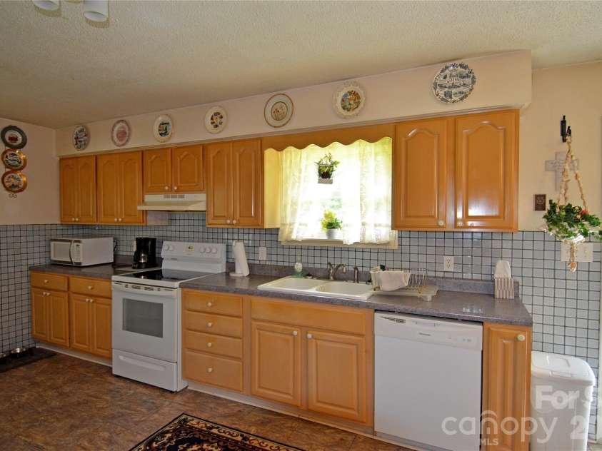 848 Deer Park Road, Nebo, NC 28761.  MLS# CAR4392420, YatesRealty ID 33406. 
