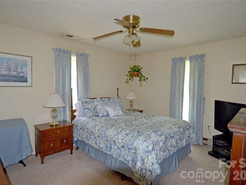 848 Deer Park Road, Nebo, NC 28761.  MLS# CAR4392420, YatesRealty ID 33406. 
