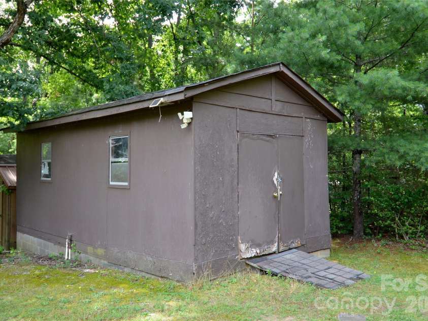 848 Deer Park Road, Nebo, NC 28761.  MLS# CAR4392420, YatesRealty ID 33406. 