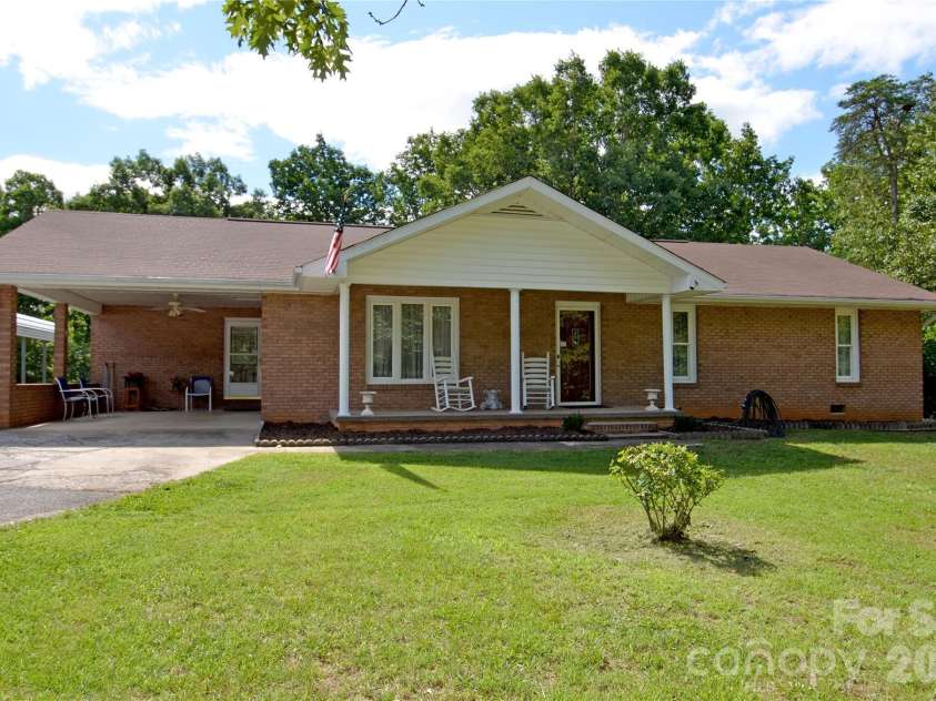 848 Deer Park Road, Nebo, NC 28761.  MLS# CAR4392420, YatesRealty ID 33406. 