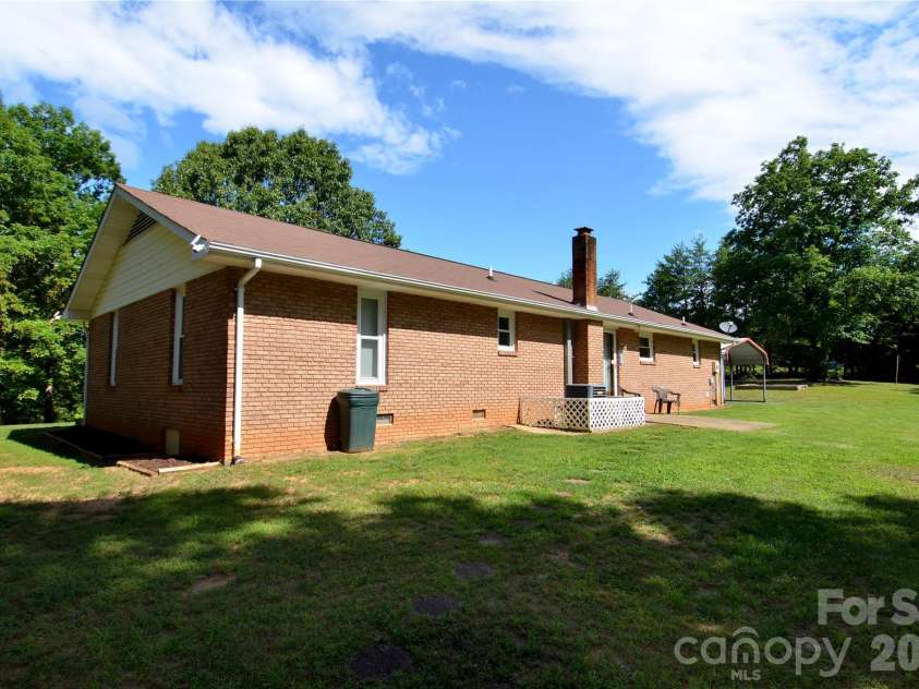848 Deer Park Road, Nebo, NC 28761.  MLS# CAR4392420, YatesRealty ID 33406. 