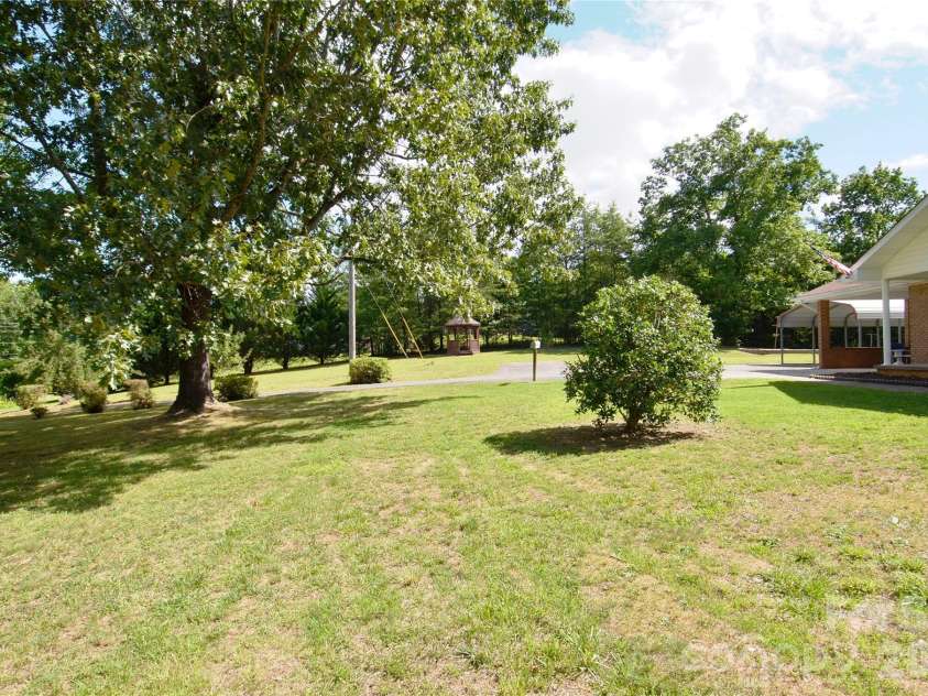 848 Deer Park Road, Nebo, NC 28761.  MLS# CAR4392420, YatesRealty ID 33406. 