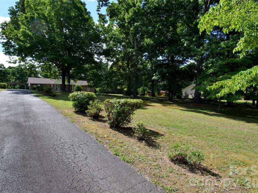 848 Deer Park Road, Nebo, NC 28761.  MLS# CAR4392420, YatesRealty ID 33406. 