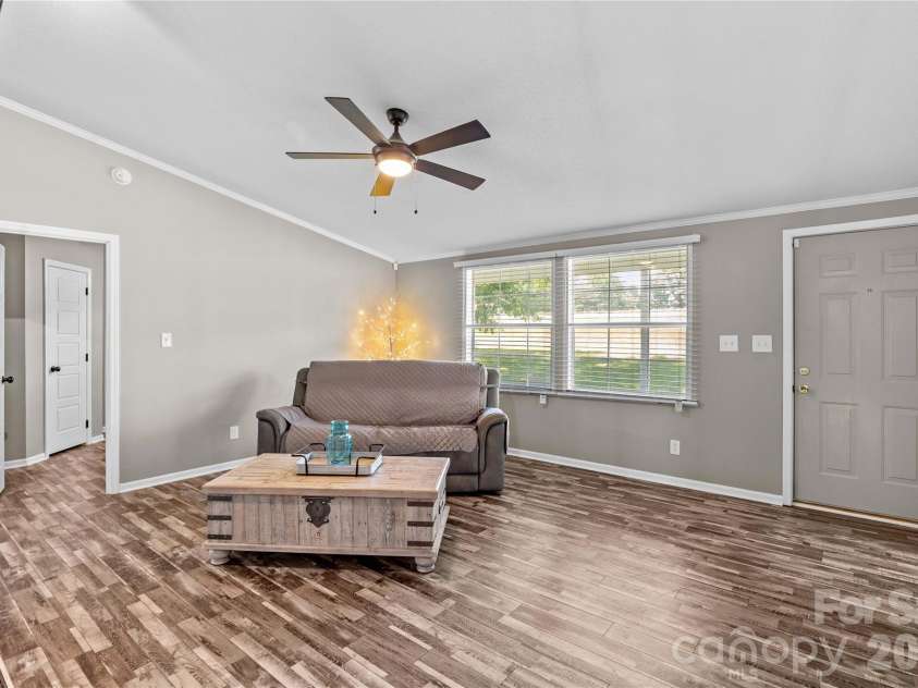 777 Midway Road, Statesville, NC 28625.  MLS# CAR4390809, YatesRealty ID 33407. 