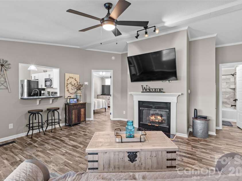 777 Midway Road, Statesville, NC 28625.  MLS# CAR4390809, YatesRealty ID 33407. 