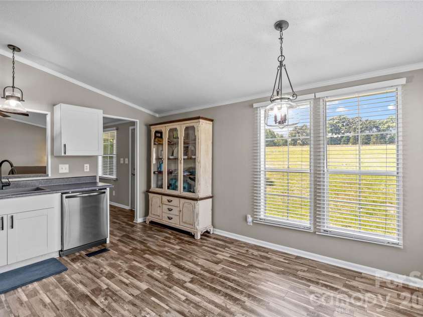 777 Midway Road, Statesville, NC 28625.  MLS# CAR4390809, YatesRealty ID 33407. 