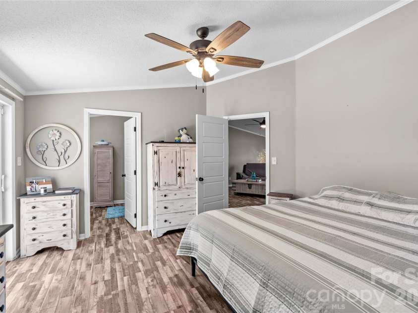 777 Midway Road, Statesville, NC 28625.  MLS# CAR4390809, YatesRealty ID 33407. 