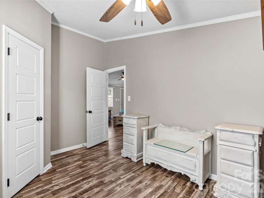 777 Midway Road, Statesville, NC 28625.  MLS# CAR4390809, YatesRealty ID 33407. 