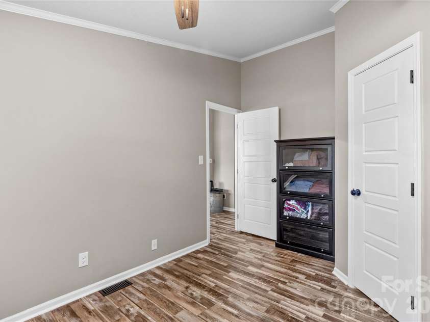 777 Midway Road, Statesville, NC 28625.  MLS# CAR4390809, YatesRealty ID 33407. 