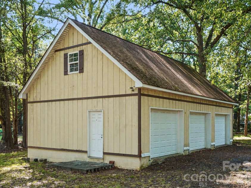 278 Bear Claw Road, Oakboro, NC 28129.  MLS# CAR4394541, YatesRealty ID 33408. 