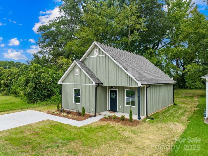 203 Columbia Avenue, Rock Hill, SC 29730.  MLS# CAR4291842, YatesRealty ID 33409. 
