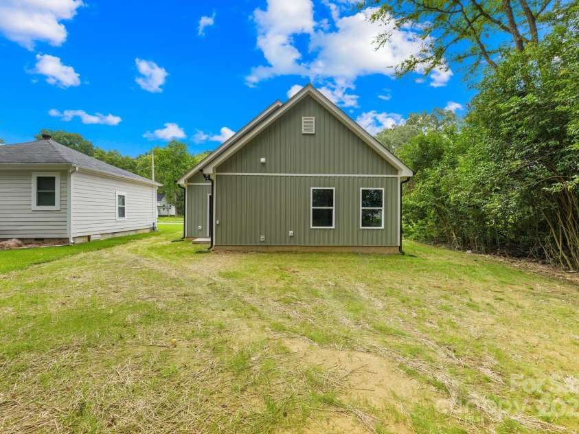 203 Columbia Avenue, Rock Hill, SC 29730.  MLS# CAR4291842, YatesRealty ID 33409. 