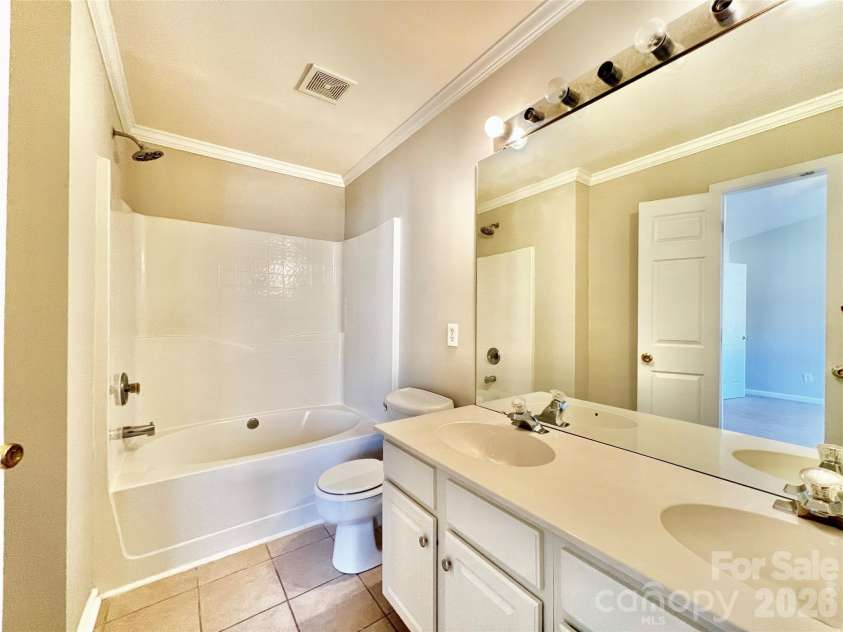 2762 Thornbush Court, Charlotte, NC 28270.  MLS# CAR4395068, YatesRealty ID 33409. 