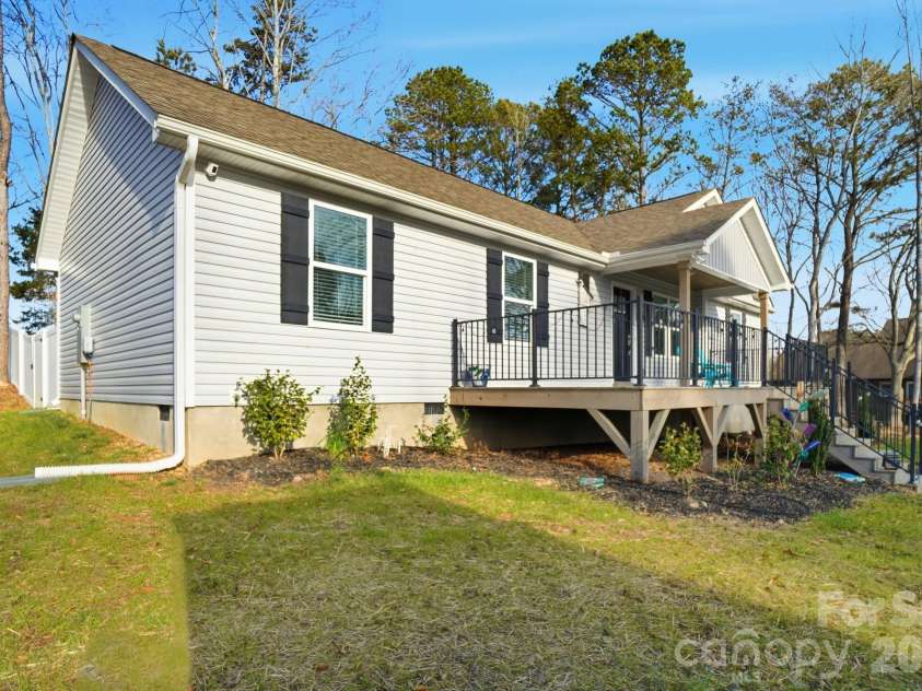 2305 Holly Lane, Shelby, NC 28150.  MLS# CAR4338722, YatesRealty ID 3341. 