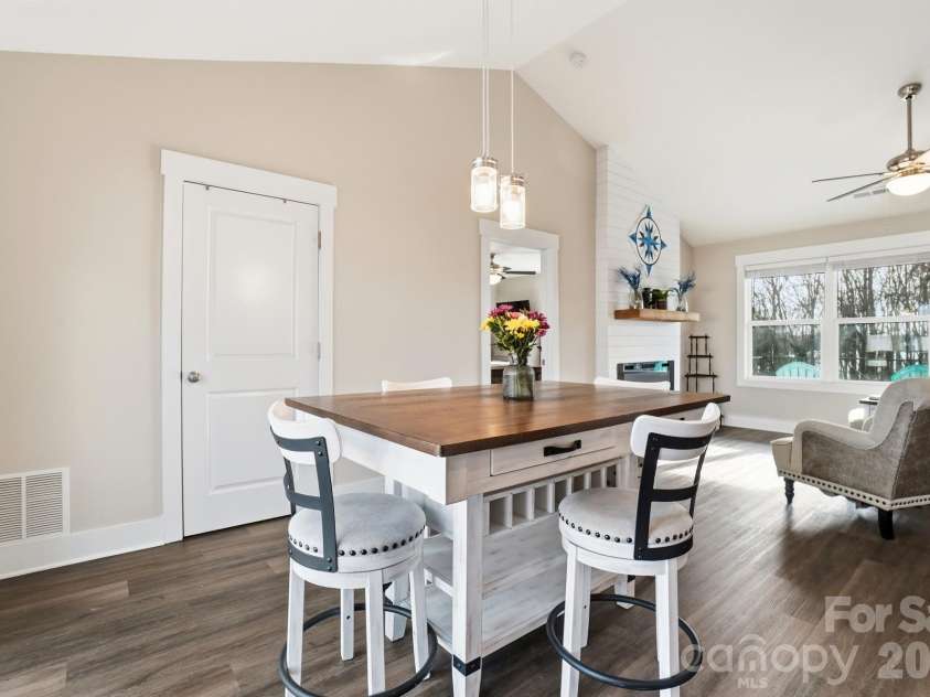 2305 Holly Lane, Shelby, NC 28150.  MLS# CAR4338722, YatesRealty ID 3341. 