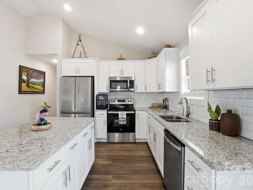 2305 Holly Lane, Shelby, NC 28150.  MLS# CAR4338722, YatesRealty ID 3341. 