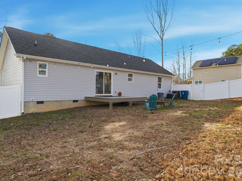 2305 Holly Lane, Shelby, NC 28150.  MLS# CAR4338722, YatesRealty ID 3341. 