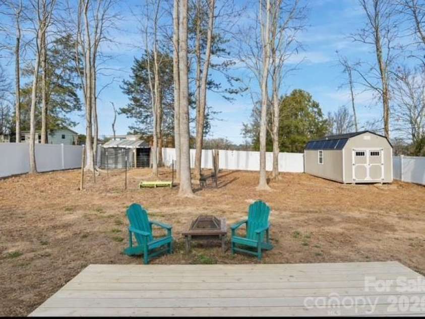 2305 Holly Lane, Shelby, NC 28150.  MLS# CAR4338722, YatesRealty ID 3341. 