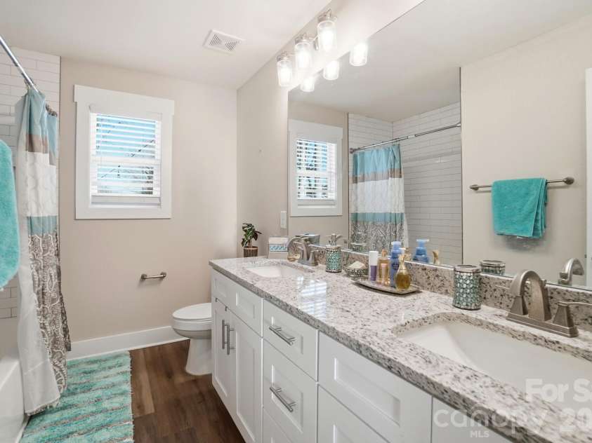 2305 Holly Lane, Shelby, NC 28150.  MLS# CAR4338722, YatesRealty ID 3341. Master Bath 