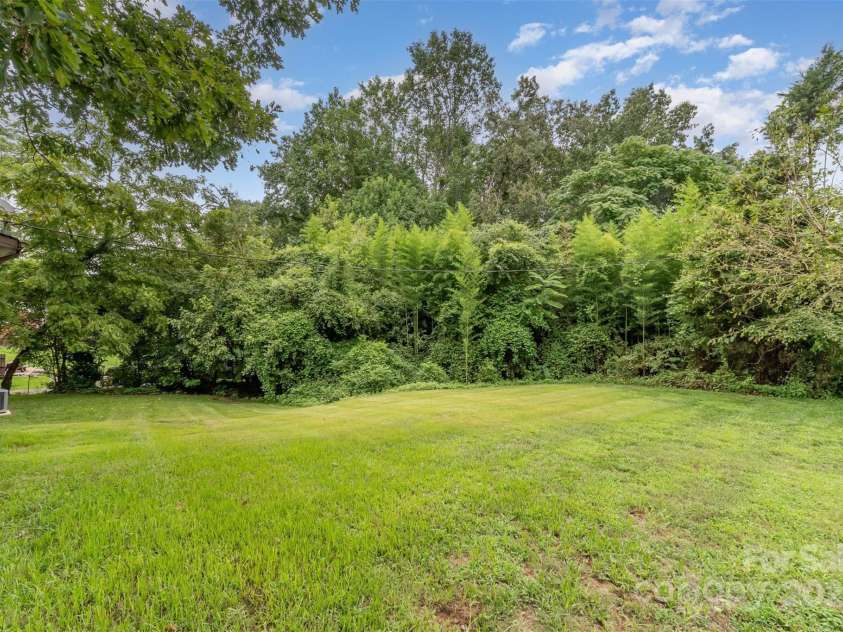 3039 Knollwood Drive, Gastonia, NC 28052.  MLS# CAR4294086, YatesRealty ID 33410. Backyard