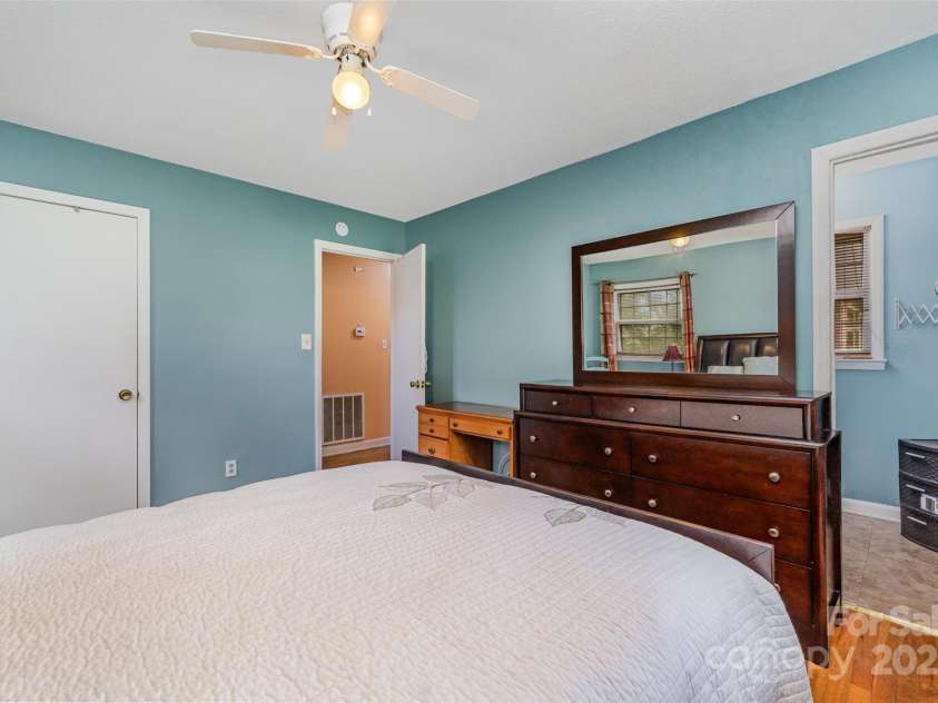 3039 Knollwood Drive, Gastonia, NC 28052.  MLS# CAR4294086, YatesRealty ID 33410. Primary Bedroom