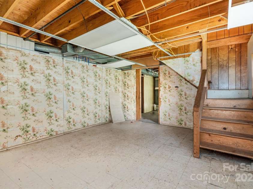 3039 Knollwood Drive, Gastonia, NC 28052.  MLS# CAR4294086, YatesRealty ID 33410. Unfinished Basement