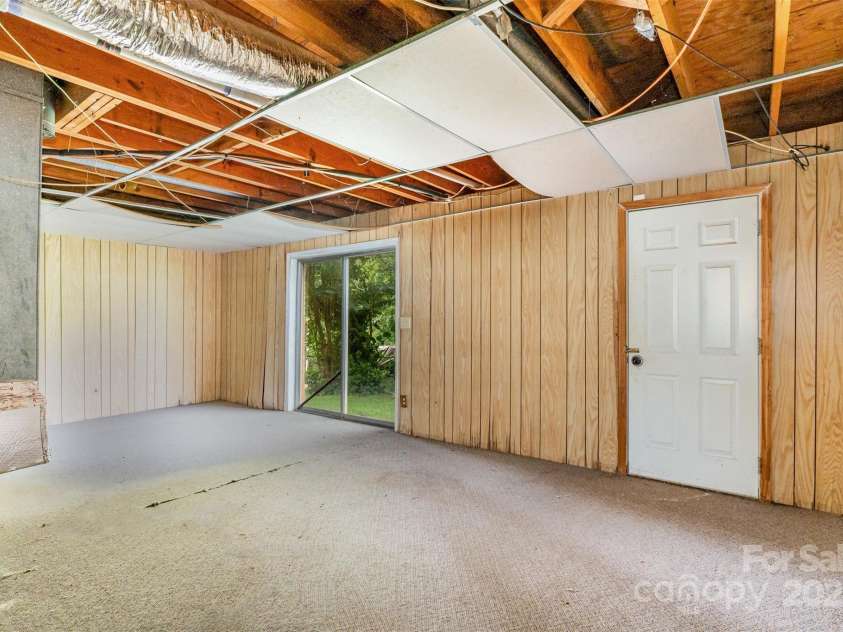 3039 Knollwood Drive, Gastonia, NC 28052.  MLS# CAR4294086, YatesRealty ID 33410. Unfinished Basement