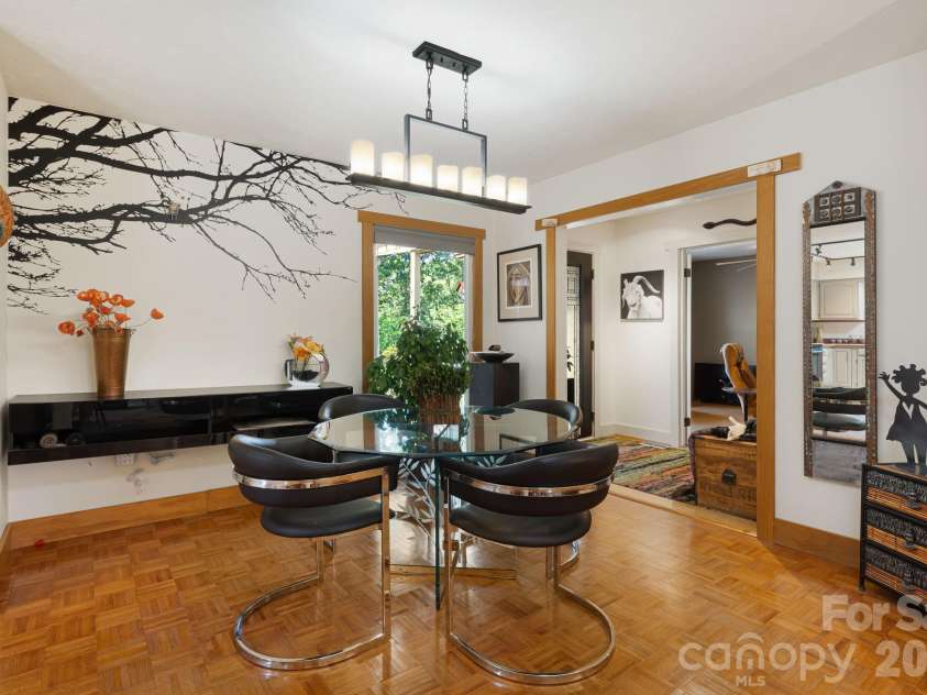 43 Chadwick Wade Drive, Asheville, NC 28804.  MLS# CAR4391216, YatesRealty ID 33411. 