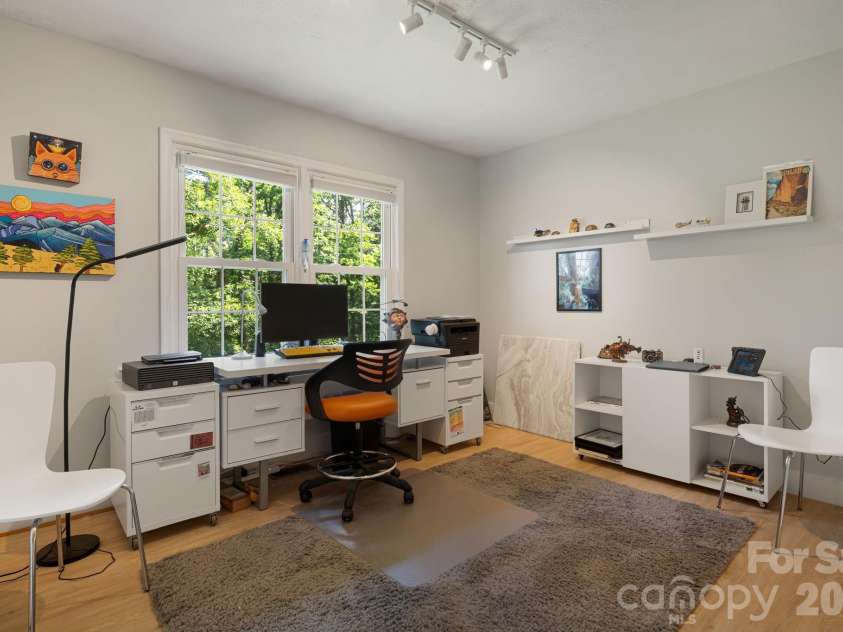 43 Chadwick Wade Drive, Asheville, NC 28804.  MLS# CAR4391216, YatesRealty ID 33411. 