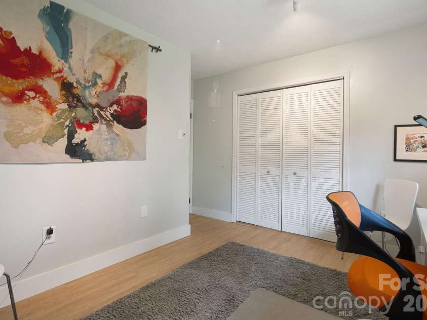 43 Chadwick Wade Drive, Asheville, NC 28804.  MLS# CAR4391216, YatesRealty ID 33411. 
