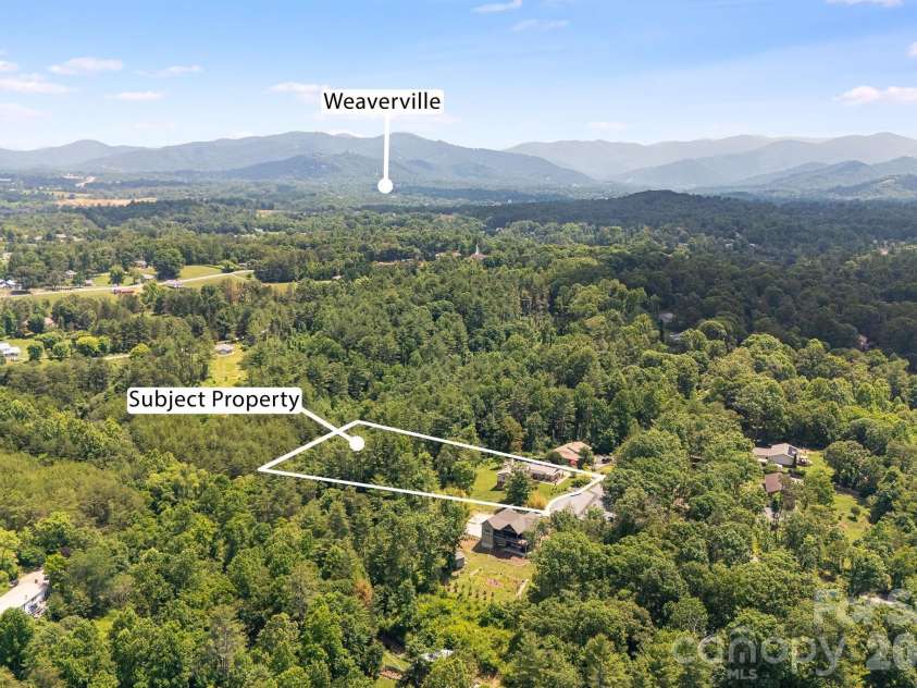 43 Chadwick Wade Drive, Asheville, NC 28804.  MLS# CAR4391216, YatesRealty ID 33411. 