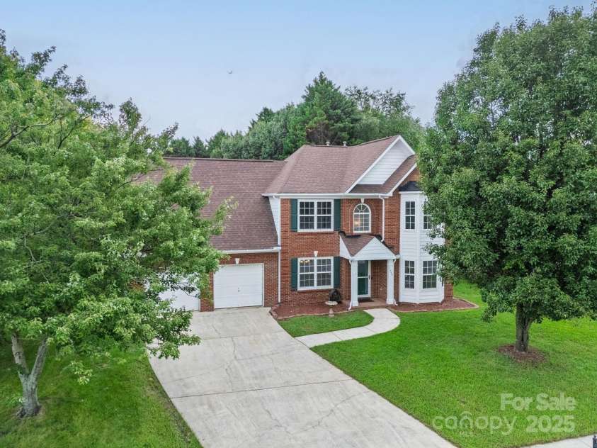 11440 Laurel View Drive, Charlotte, NC 28273.  MLS# CAR4293867, YatesRealty ID 33412. 
