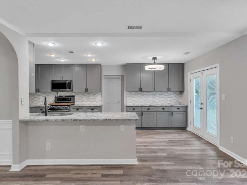 11440 Laurel View Drive, Charlotte, NC 28273.  MLS# CAR4293867, YatesRealty ID 33412. 
