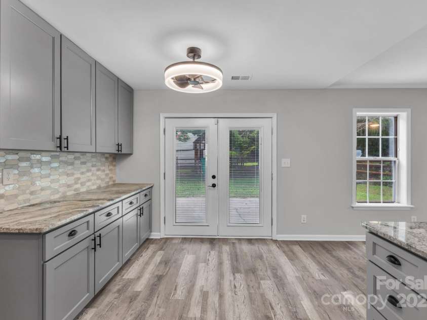 11440 Laurel View Drive, Charlotte, NC 28273.  MLS# CAR4293867, YatesRealty ID 33412. 