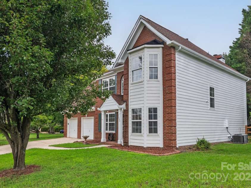 11440 Laurel View Drive, Charlotte, NC 28273.  MLS# CAR4293867, YatesRealty ID 33412. 