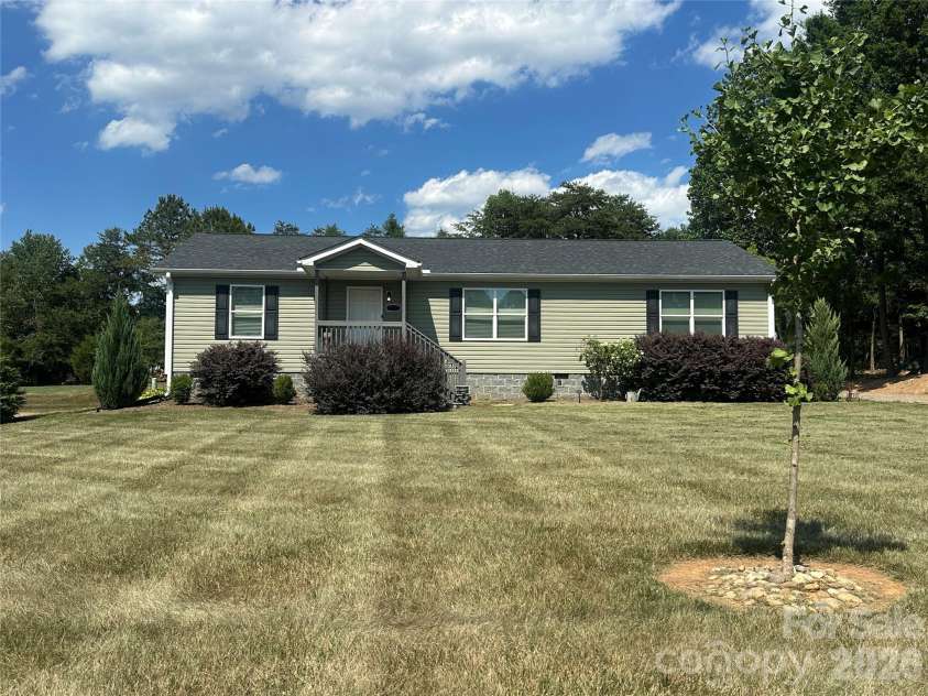 330 Memorial Highway, Harmony, NC 28634.  MLS# CAR4393700, YatesRealty ID 33412. 