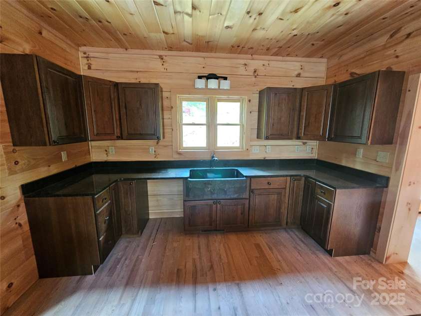 266 Potomac Falls Drive, Black Mountain, NC 28711.  MLS# CAR4293950, YatesRealty ID 33413. 