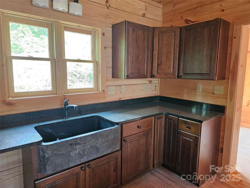 266 Potomac Falls Drive, Black Mountain, NC 28711.  MLS# CAR4293950, YatesRealty ID 33413. 