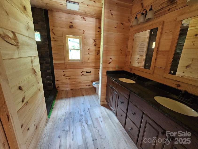 266 Potomac Falls Drive, Black Mountain, NC 28711.  MLS# CAR4293950, YatesRealty ID 33413. 