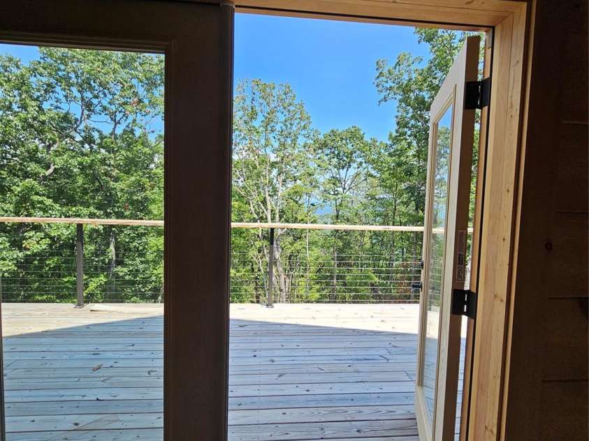 266 Potomac Falls Drive, Black Mountain, NC 28711.  MLS# CAR4293950, YatesRealty ID 33413. 